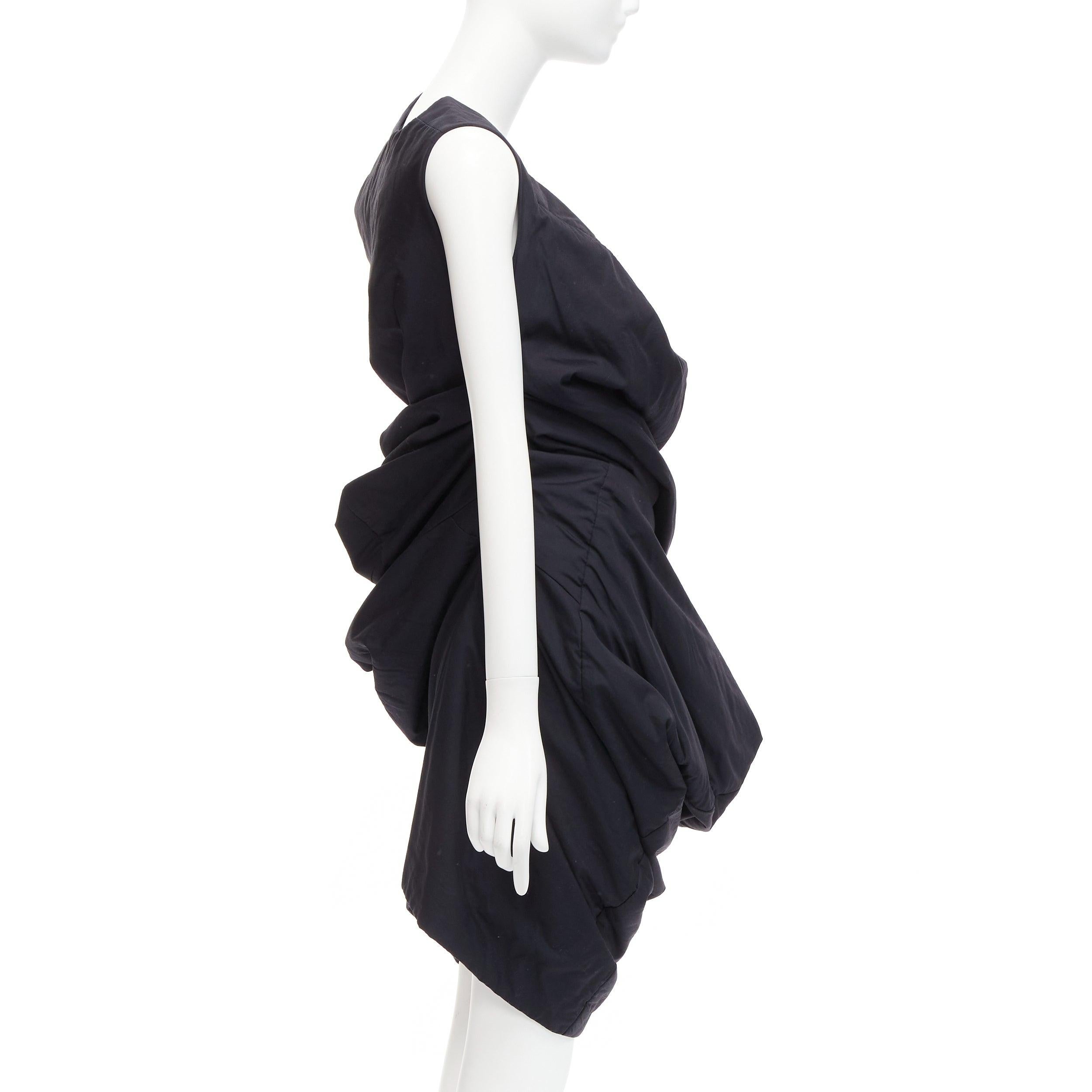 runway COMME DES GARCONS 1997 Lumps Bumps black circle cut asymmetric dress S In Good Condition For Sale In Hong Kong, NT