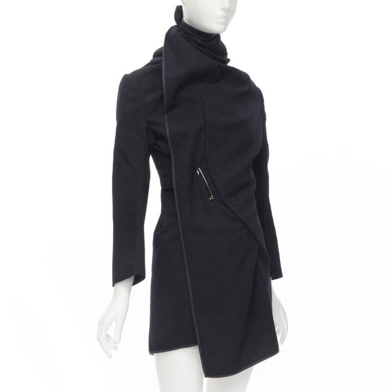 Pasarela COMME DES GARCONS 1999 Vintage negro plata raya diplomática abrigo de lana S Negro en venta