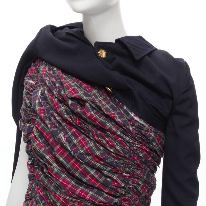 Runway COMME DES GARCONS 2005 Vintage deconstructed punk plaid blazer skirt S
Reference: CRTI/A00583
Brand: Comme Des Garcons
Designer: Rei Kawakubo
Collection: 2005 - Runway
Material: Cotton
Color: Multicolour
Pattern: Solid
Extra Details: Punk