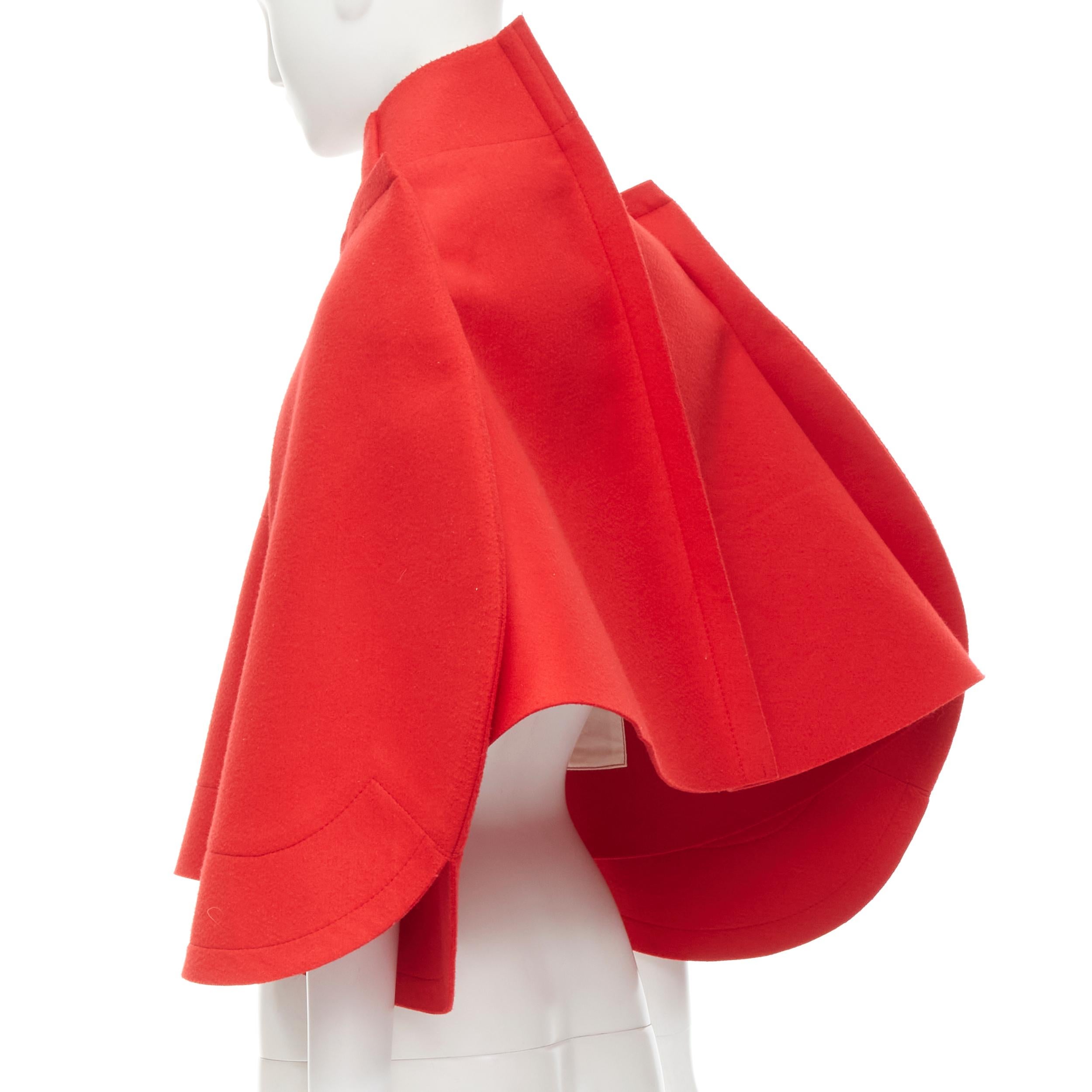 runway COMME DES GARCONS 2012 Flat Packed Doll red wool felt 2D cape jacket XS In Excellent Condition In Hong Kong, NT