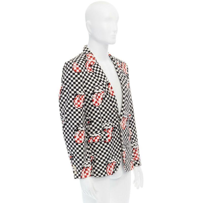 runway COMME DES GARCONS HOMME PLUS SS2006 Rolling Stones lips blazer jacket S
Reference: ANSN/A00034
Brand: Comme Des Garcons
Designer: Rei Kawakubo
Collection: Spring Summer 2006 - Runway
Material: Cotton
Color: Black, White
Pattern: