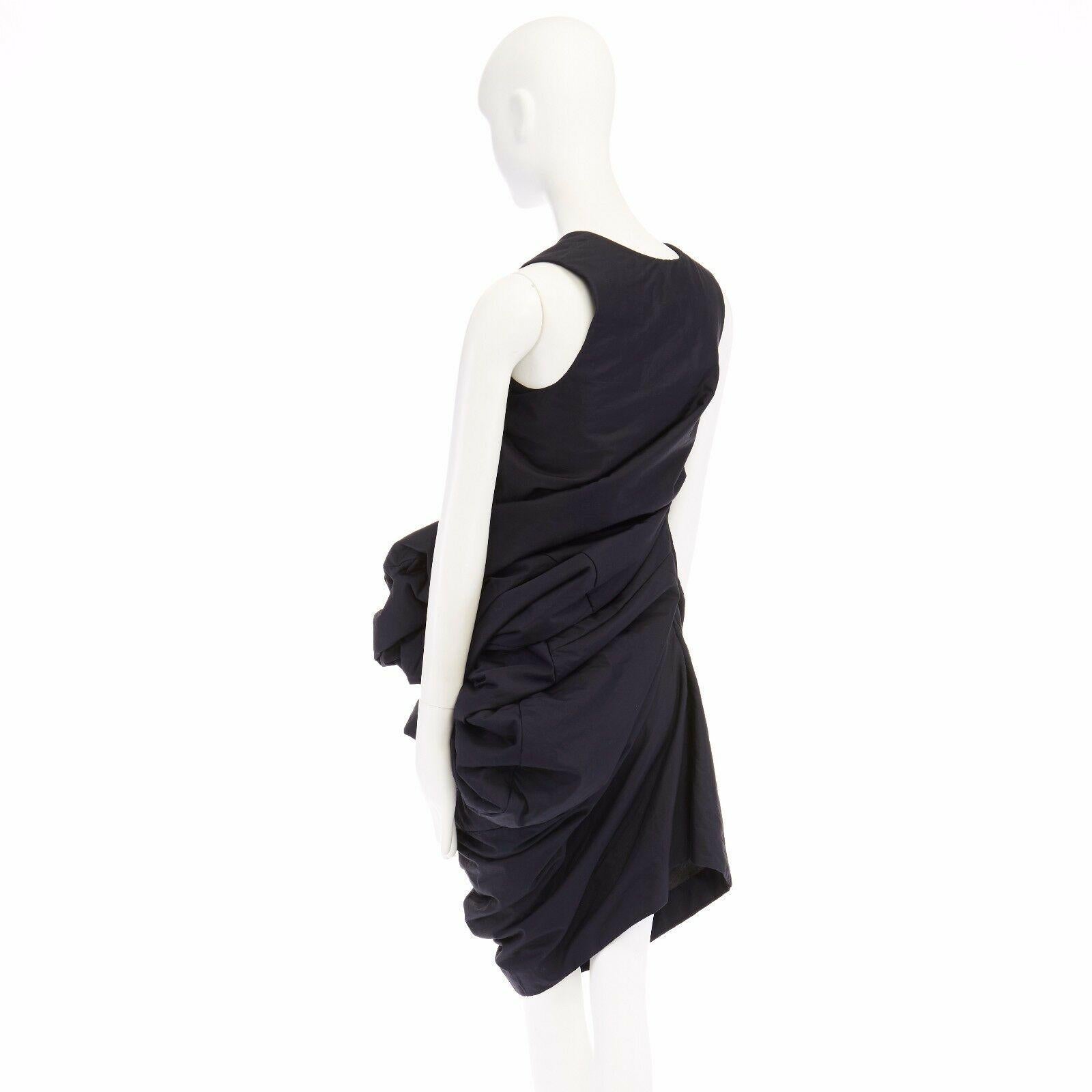pasarela COMME DES GARCONS SS1997 Bultos Bumps vestido negro de corte circular asimétrico S 3