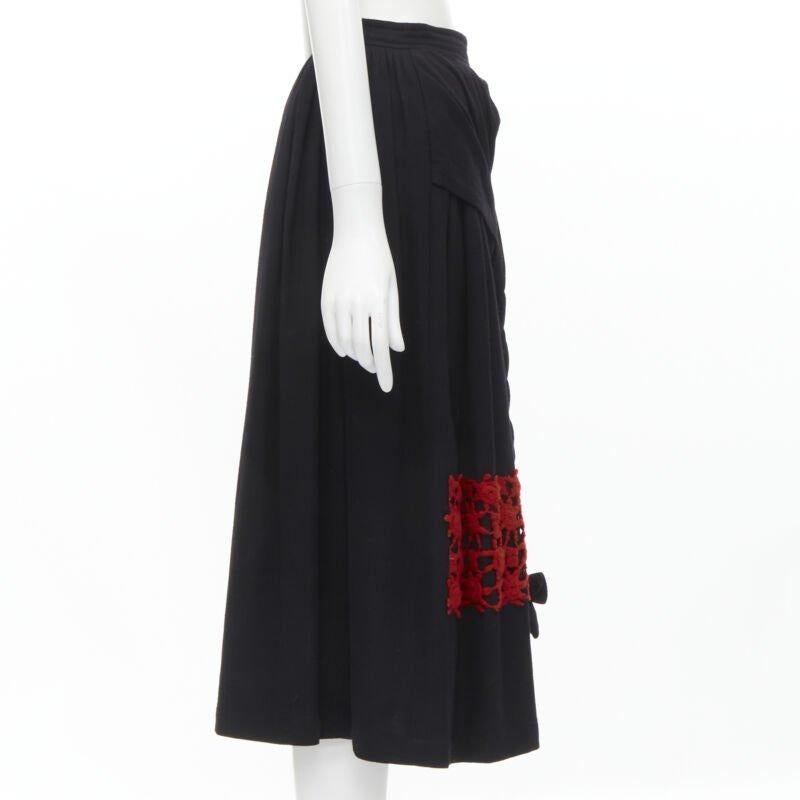 Runway COMME DES GARCONS Vintage 1988 black wool braid red embroidery skirt M In Excellent Condition For Sale In Hong Kong, NT