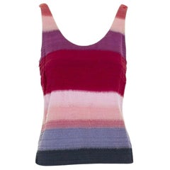 Laufsteg DRIES VAN NOTEN SS15 Tank-Top mit Ösen und Fransen in Rot und Violett mit violetten Streifen FR34 S