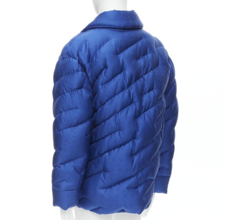Veste de défilé FENDI 2021 Runway 100 % soie bleue avec logo en daim IT48 M en vente 1