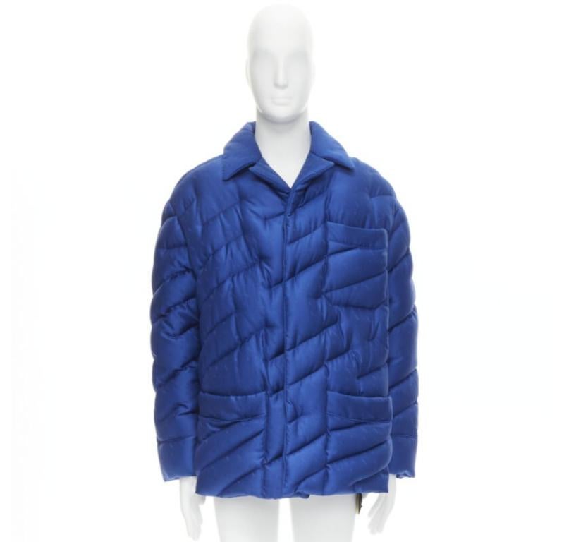 Veste de défilé FENDI 2021 Runway 100 % soie bleue avec logo en daim IT48 M en vente 4