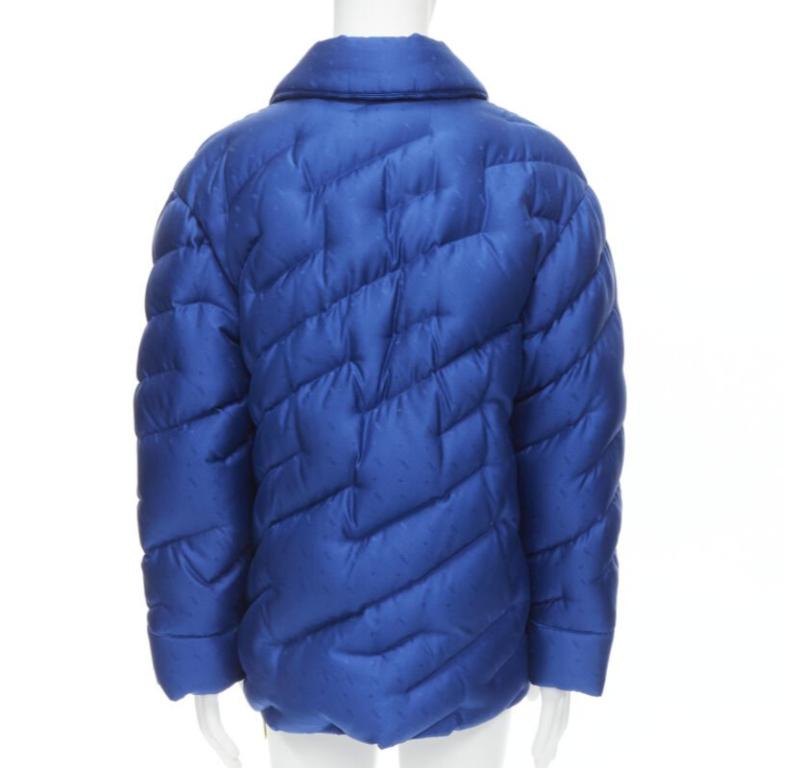 Veste de défilé FENDI 2021 Runway 100 % soie bleue avec logo en daim IT50 L Pour hommes en vente