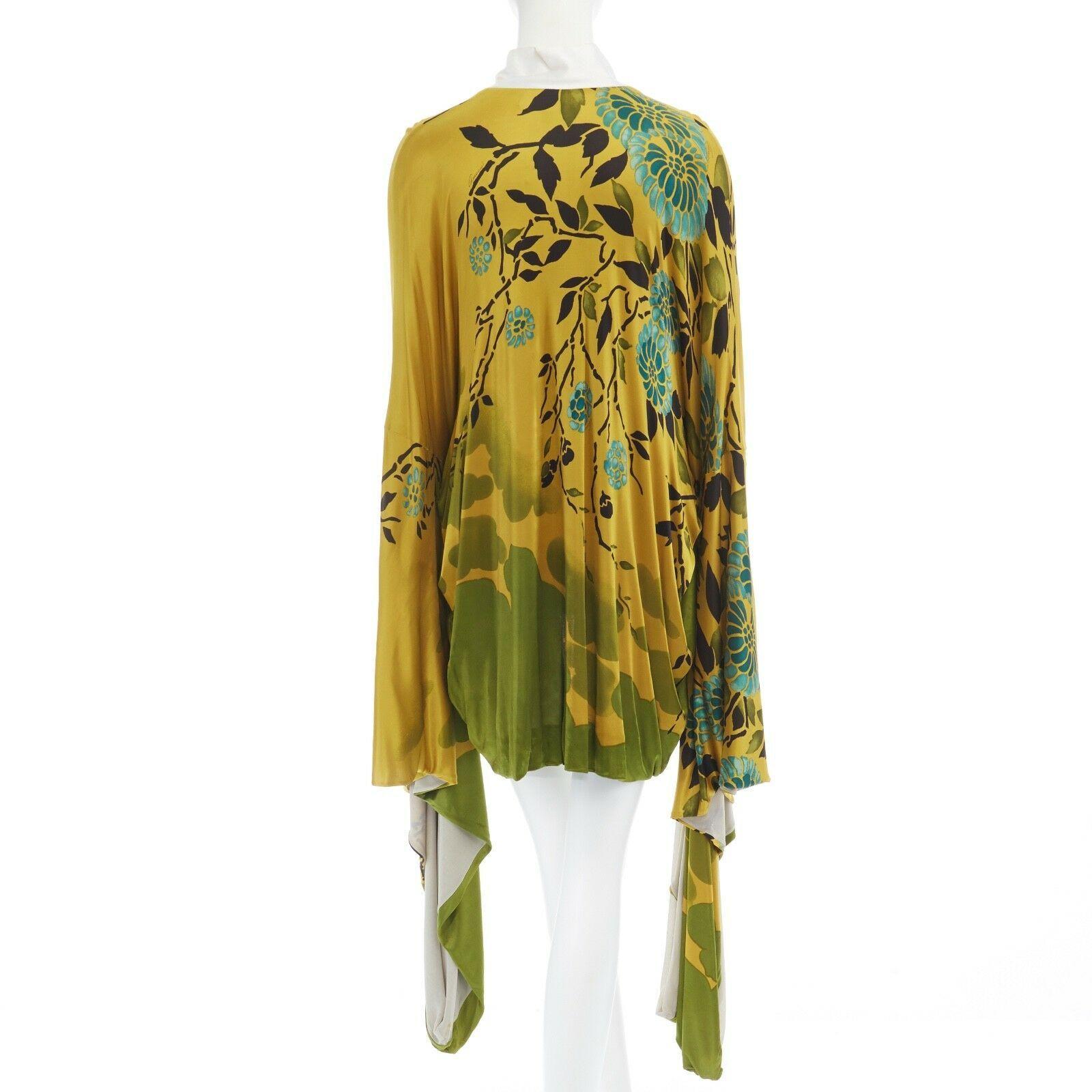 runway GUCCI TOM FORD Vintage SS03 yellow oriental kimono robe jacket IT40 S
GUCCI BY TOM FORD
FROM THE SPRING SUMMER 2003 RUNWAY AND CAMPAIGN
RAYON, VISCOSE. YELLOW BASE. ORIENTAL JAPANESE FLORAL BRUSHSTROKE PAINTING PRINT. 
WHITE KIMONO COLLAR.