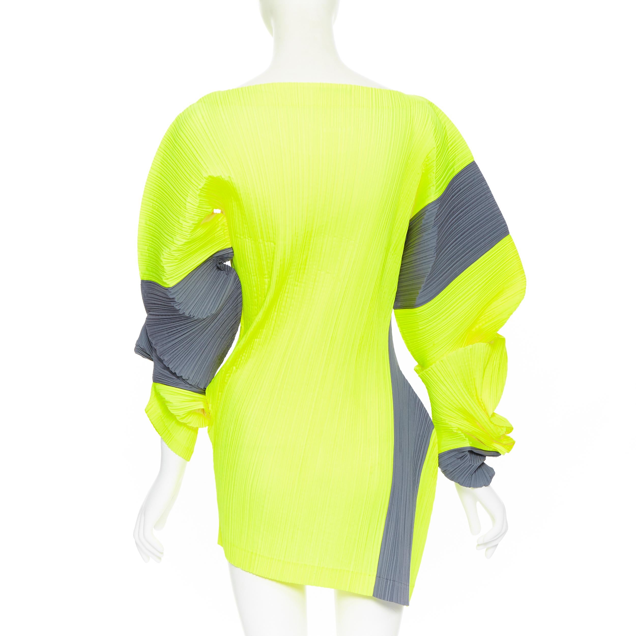 Yellow runway ISSEY MIYAKE 2D neon yellow grey pleated voluminous sleeves dress S