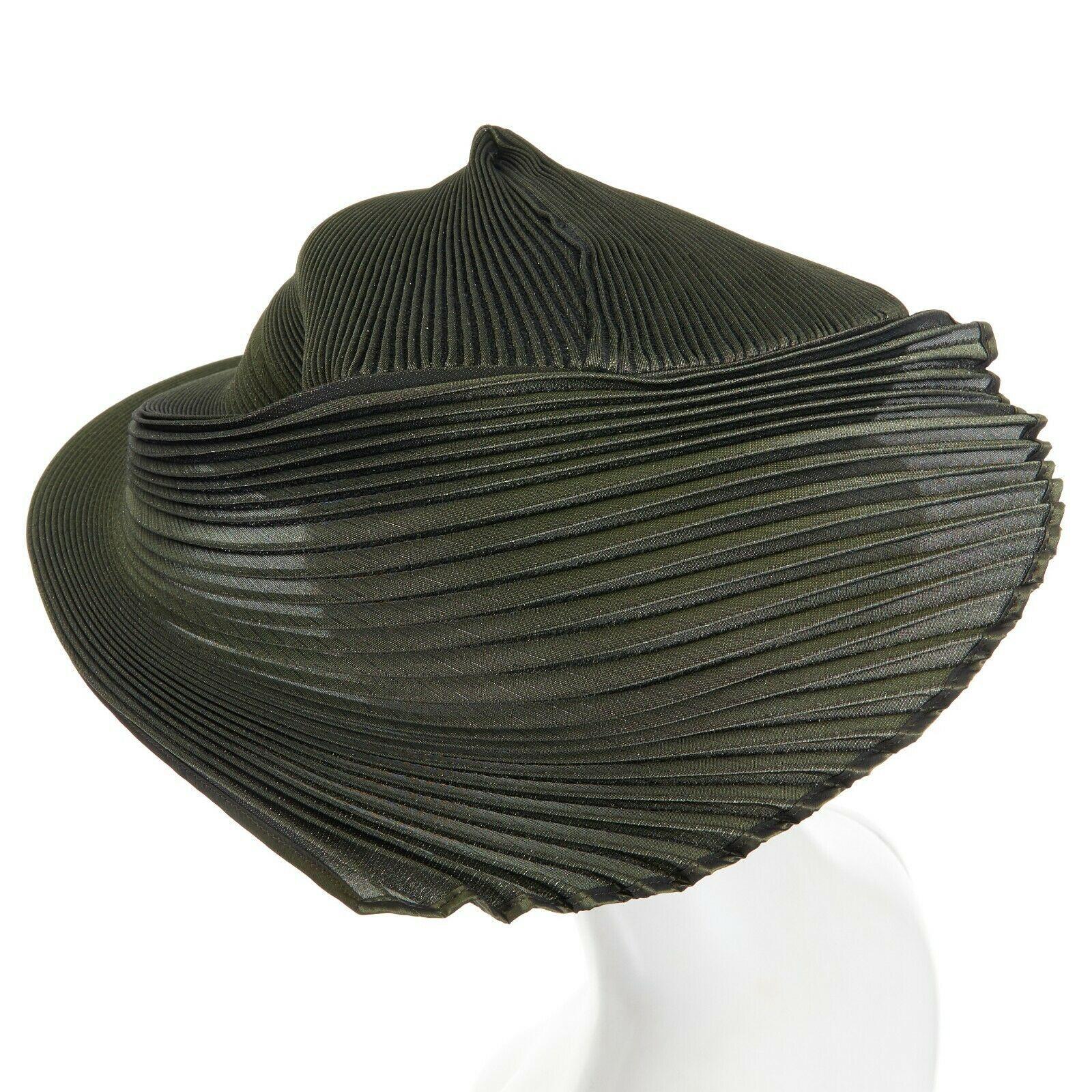 Black runway ISSEY MIYAKE SS15 orbital green structure pleated fascinator hat rare