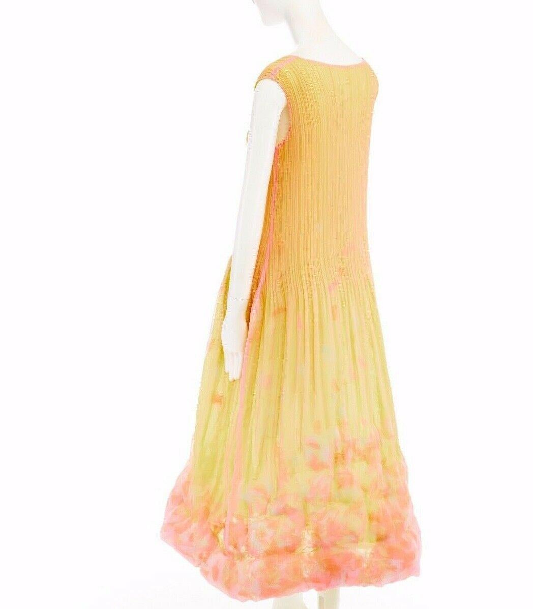 runway ISSEY MIYAKE Vintage SS01 pleated orange pink silk confetti bubble dress In Excellent Condition In Hong Kong, NT