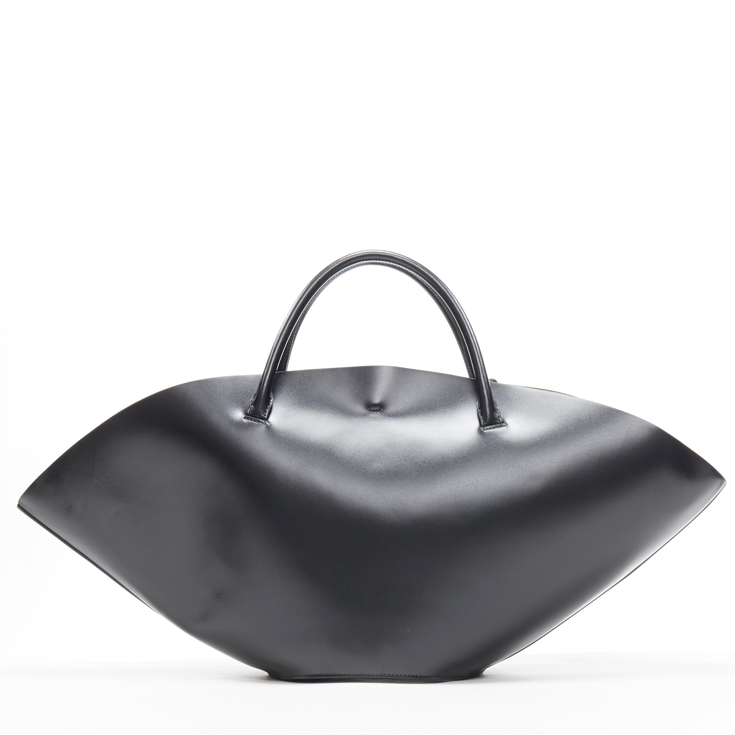 pasarela JIL SANDER Sombrero Bolso tote acampanado grande de asa superior de piel lisa negra en Excelente Estado en Hong Kong, NT