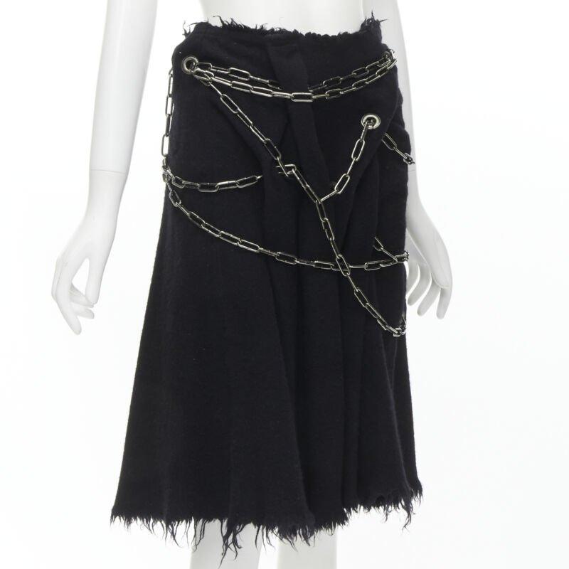Noir Runway JUNYA WATANABE 2003 jupe midi en laine bouillie noire effilochée avec chaîne punk S en vente