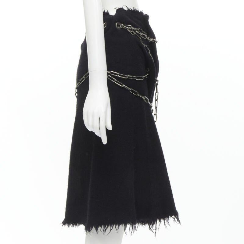 Runway JUNYA WATANABE 2003 jupe midi en laine bouillie noire effilochée avec chaîne punk S Bon état - En vente à Hong Kong, NT