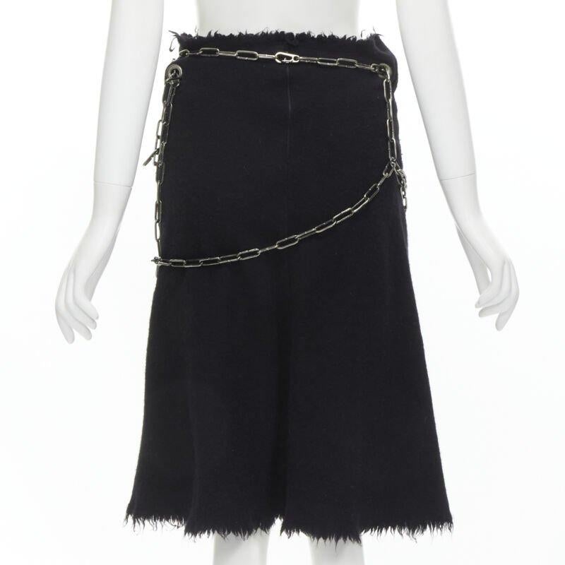 Runway JUNYA WATANABE 2003 jupe midi en laine bouillie noire effilochée avec chaîne punk S Pour femmes en vente
