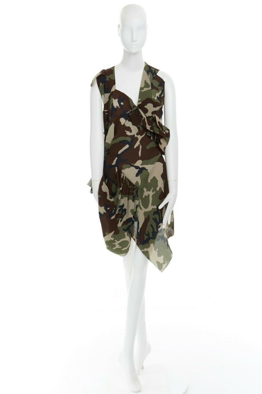 runway JUNYA WATANABE AW10 green camo print pleated bundled ruffle dress JP1 S In Excellent Condition In Hong Kong, NT