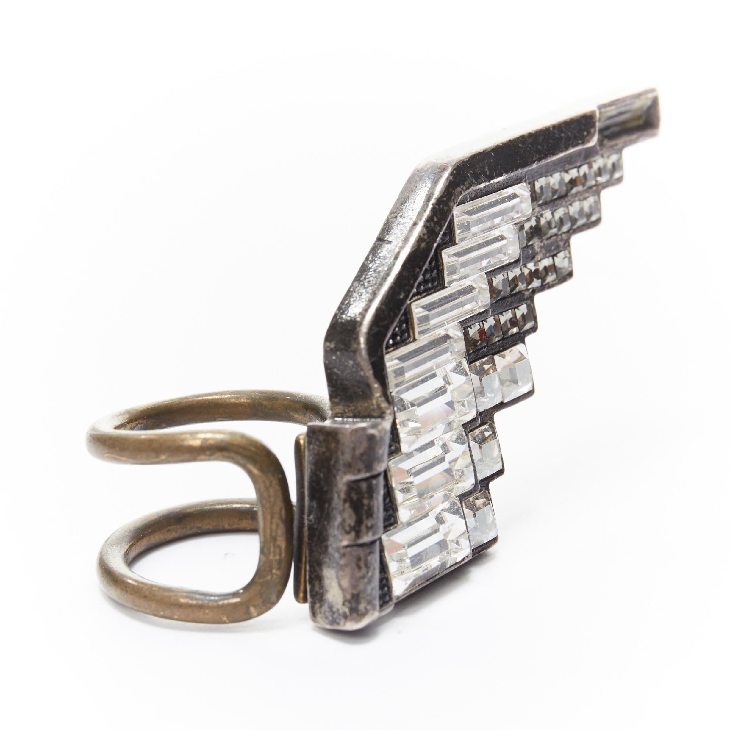 runway LANVIN Alber Elbaz crystal embellished wing antique statement ring 5.5 
Reference: TGAS/B02201 
Brand: Lanvin 
Designer: Alber Elbaz 
Material: Brass 
Color: Gold 
Pattern: Solid 
Extra Detail: Crystal embellished wing. Antique finished