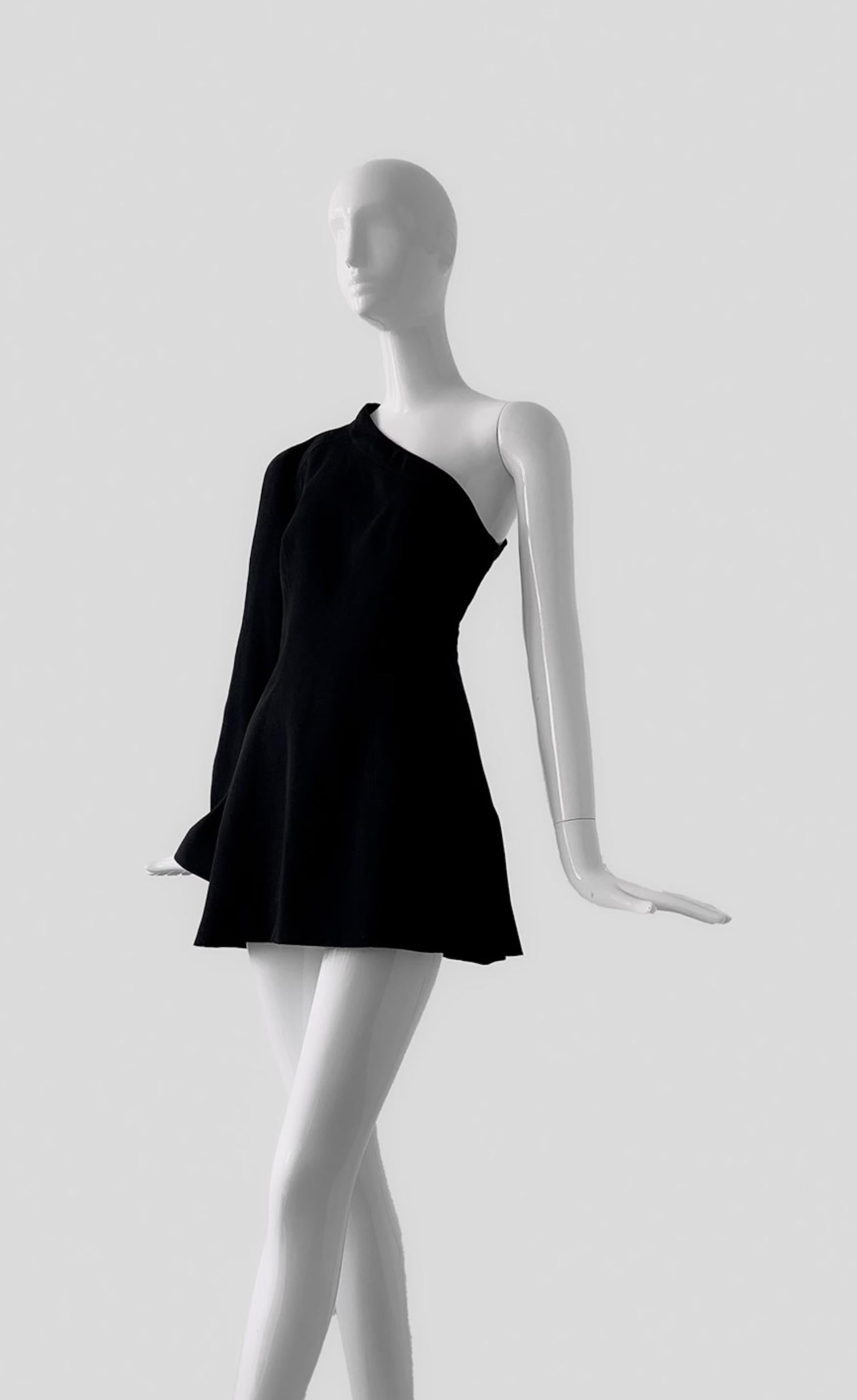 Runway Mugler FW 2000 Collection Black Tunic Dress Asymmetric Shoulder Removable For Sale 1