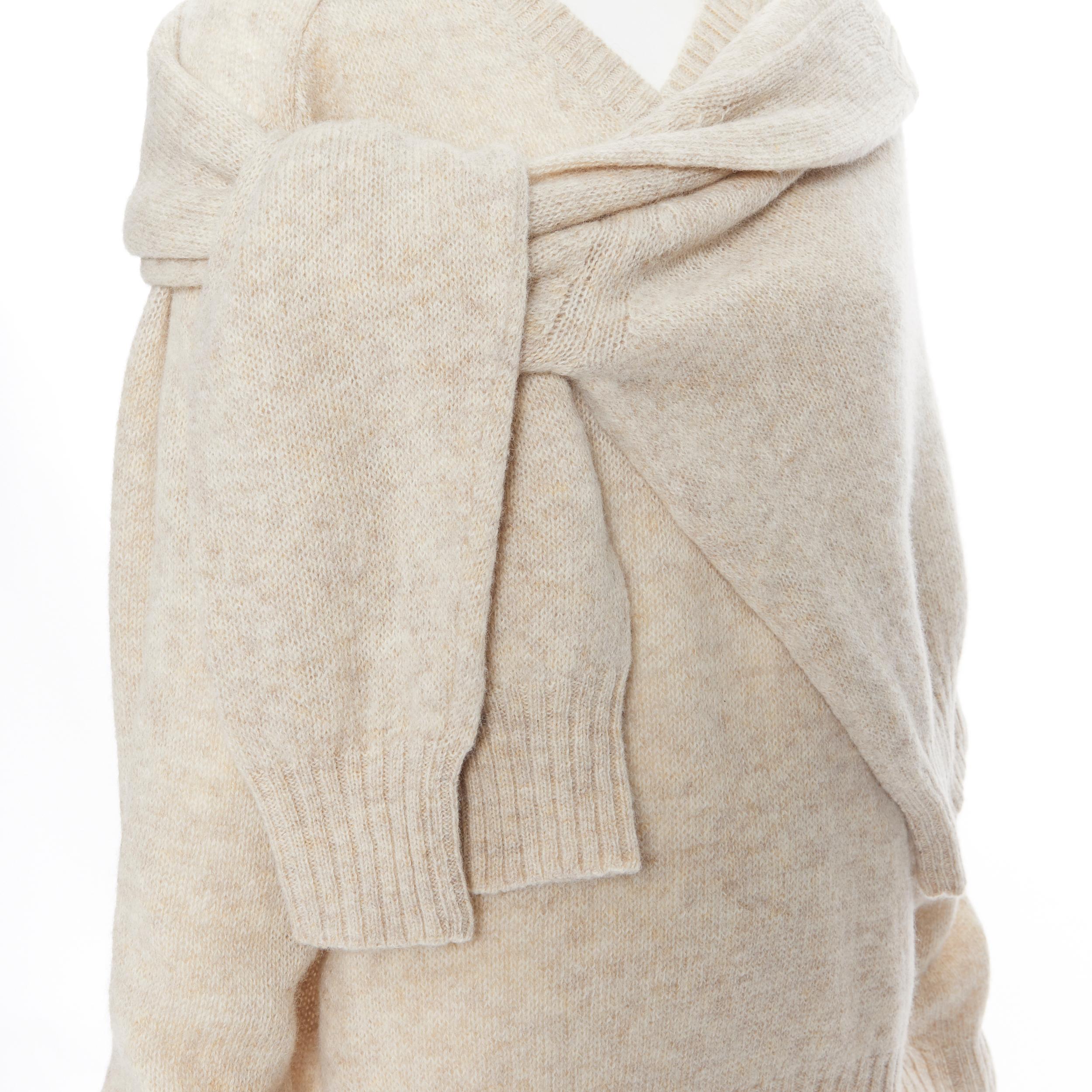 runway OLD CELINE PHOEBE PHILO beige wool attached wrap oversized sweater XS
Brand: Celine
Designer: Phoebe Philo
Model Name / Style: Sweater
Material: Wool
Color: Beige
Pattern: Solid
Extra Detail: Iconic style. Two sweaters attached at shoulder.
