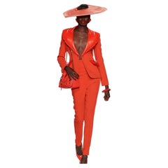 RUNWAY SS23 MOSCHINO Couture x Stephen Jones Rafia Woven Red Oversized Heart Hat