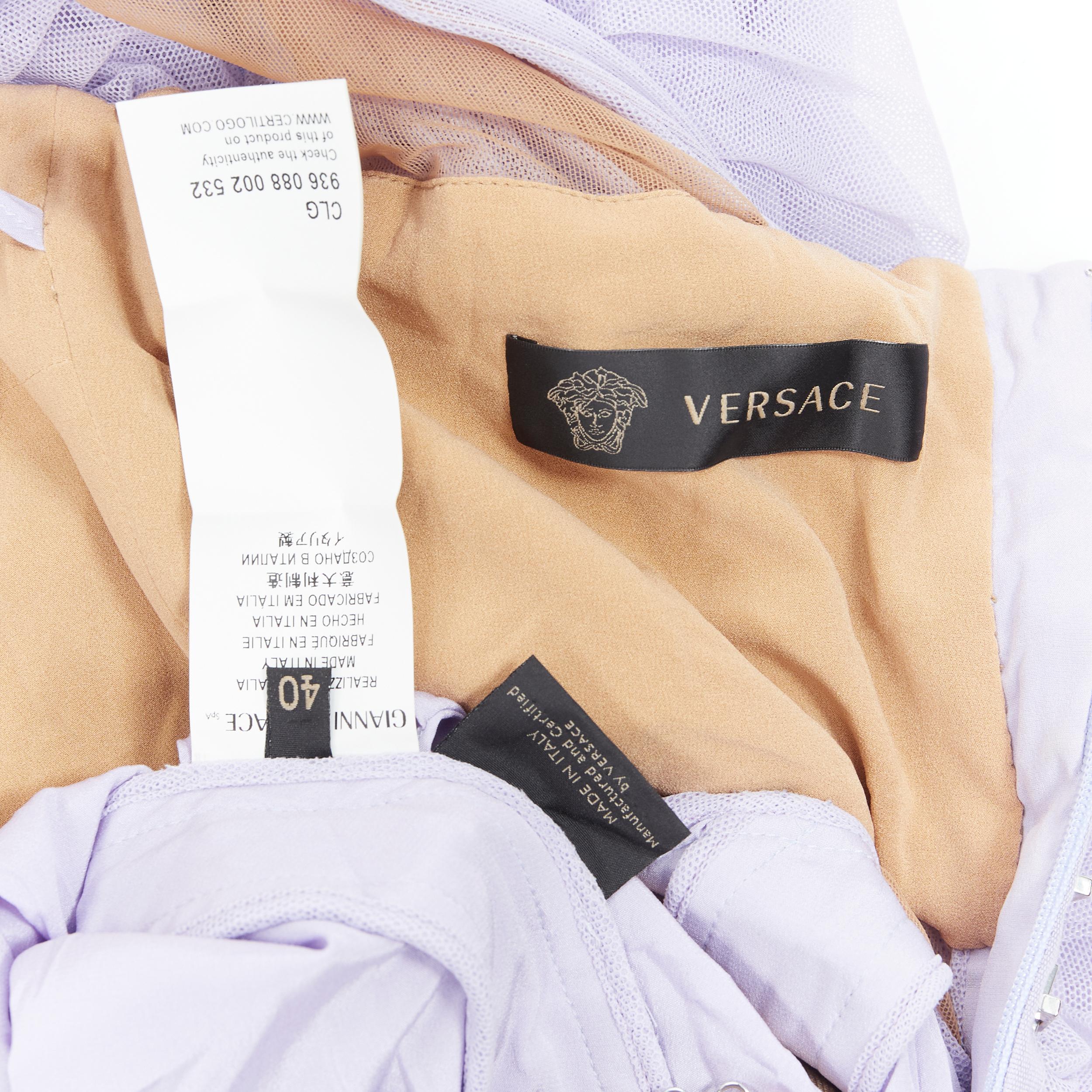 abito da passerella VERSACE 2014 in seta viola impreziosito da catene Medusa in argento S 7