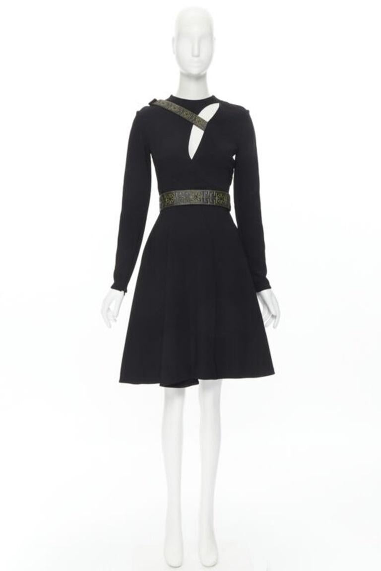 pasarela VERSACE negro Greca de piel de punto arnés correa ajuste vestido acampanado IT38 en venta 7