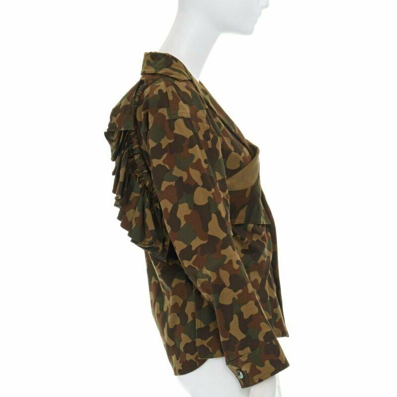 runway YOHJI YAMAMOTO 2006 green camouflage ruffle winged layered jacket JP1 S In Good Condition For Sale In Hong Kong, NT