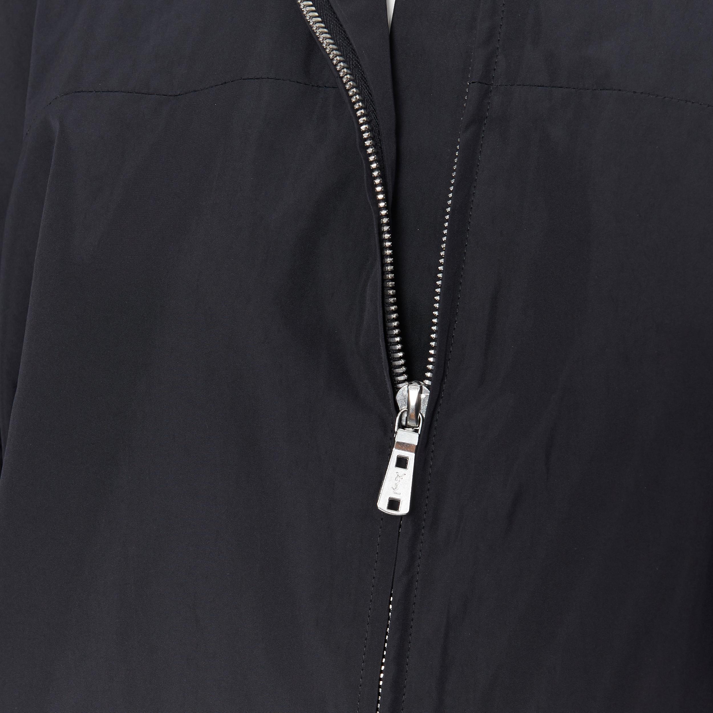 Manteau cocon de défilé YVES SAINT LAURENT en nylon noir à cordon coulissant FR38 S, 2009 en vente 5
