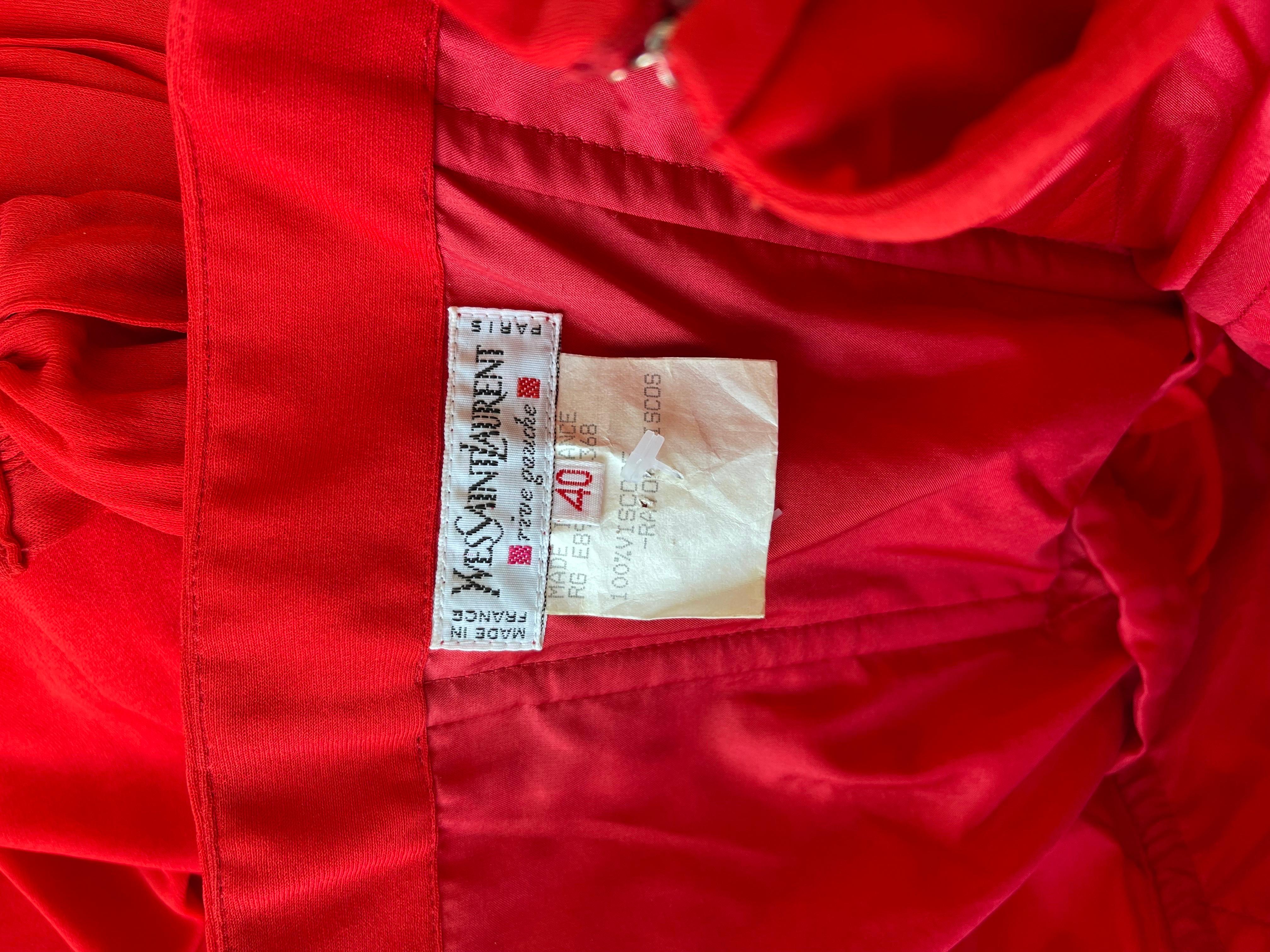 Abito in passerella Yves Saint Laurent S/S 1989 Lipstick Red Rayon Jersey senza spalline anni '80 In condizioni ottime in vendita a San Diego, CA