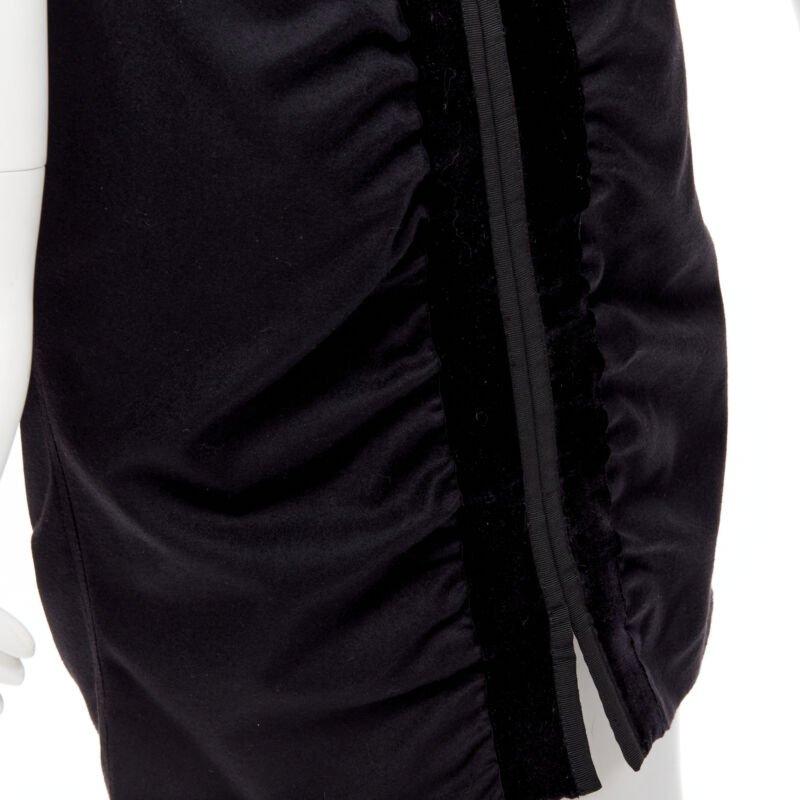 runway YVES SAINT LAURENT Tom Ford 2002 black velvet ribbon trim wool skirt FR36 For Sale 3