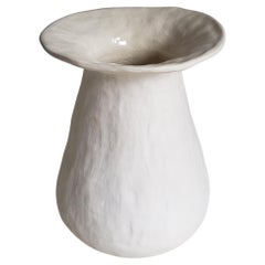 Handgefertigte organische weiße Keramikvase  RUPA N.8