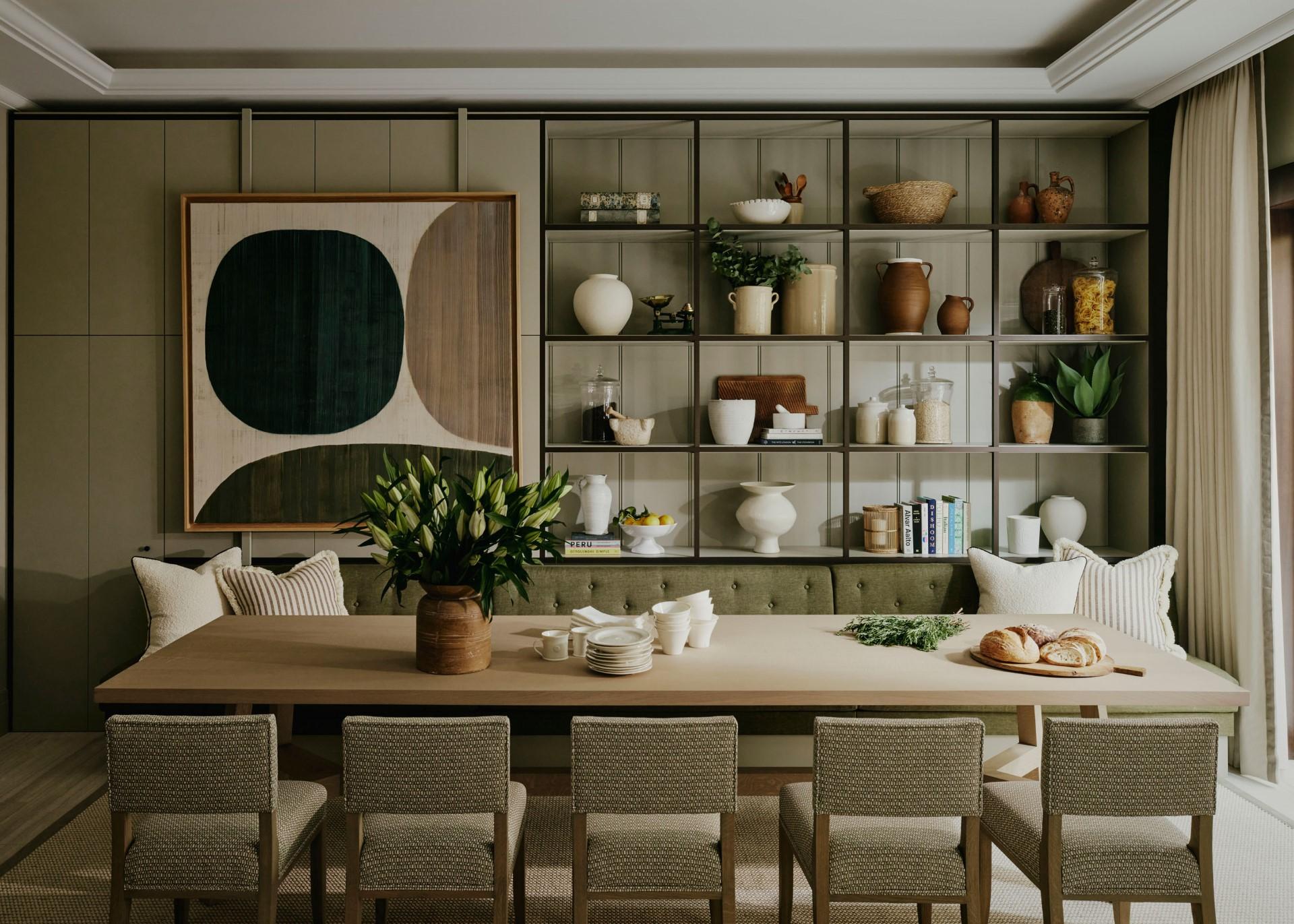 Sedia da pranzo Rupert Bevan Brompton (in materiale/pelle a scelta del cliente) In condizioni Nuovo in vendita a London, GB