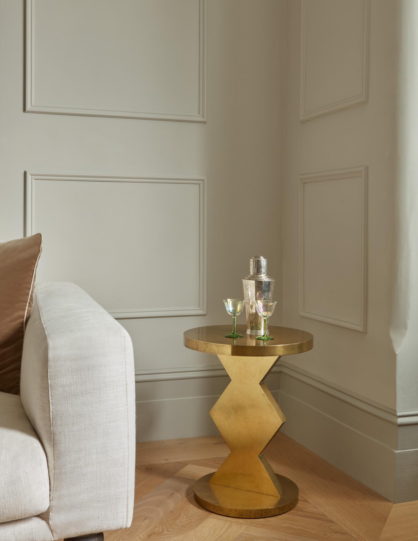 Country Tavolino Marcel in ottone Rupert Bevan - Piccolo in vendita