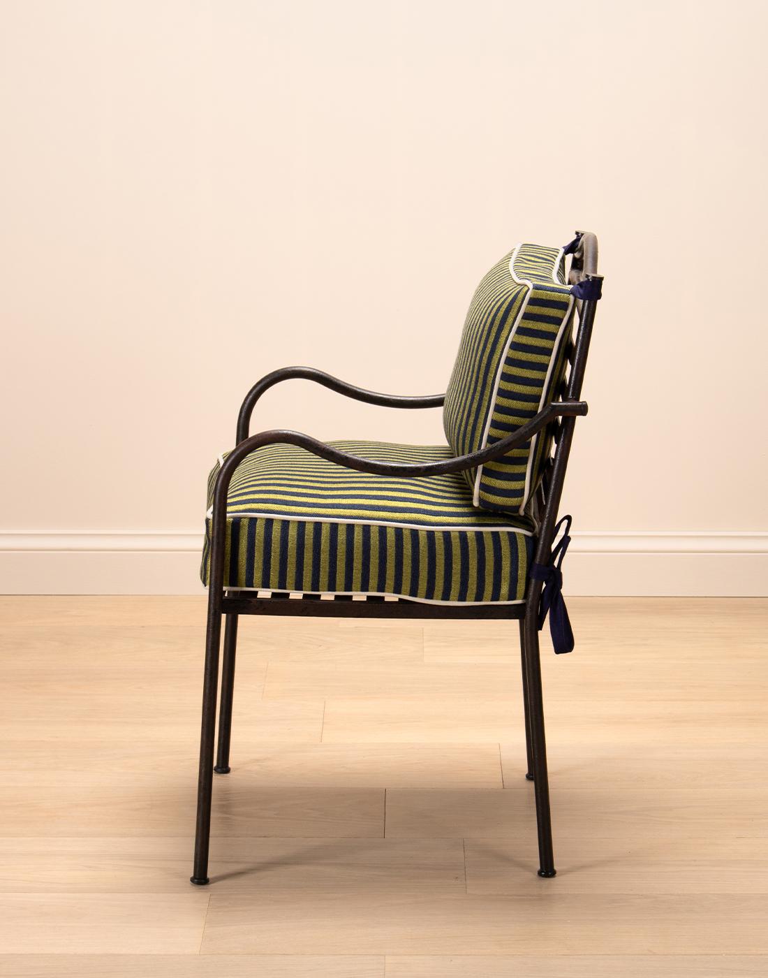 Chaise A Clement avec coussin (matériau/cuir au choix du client) en vente 1