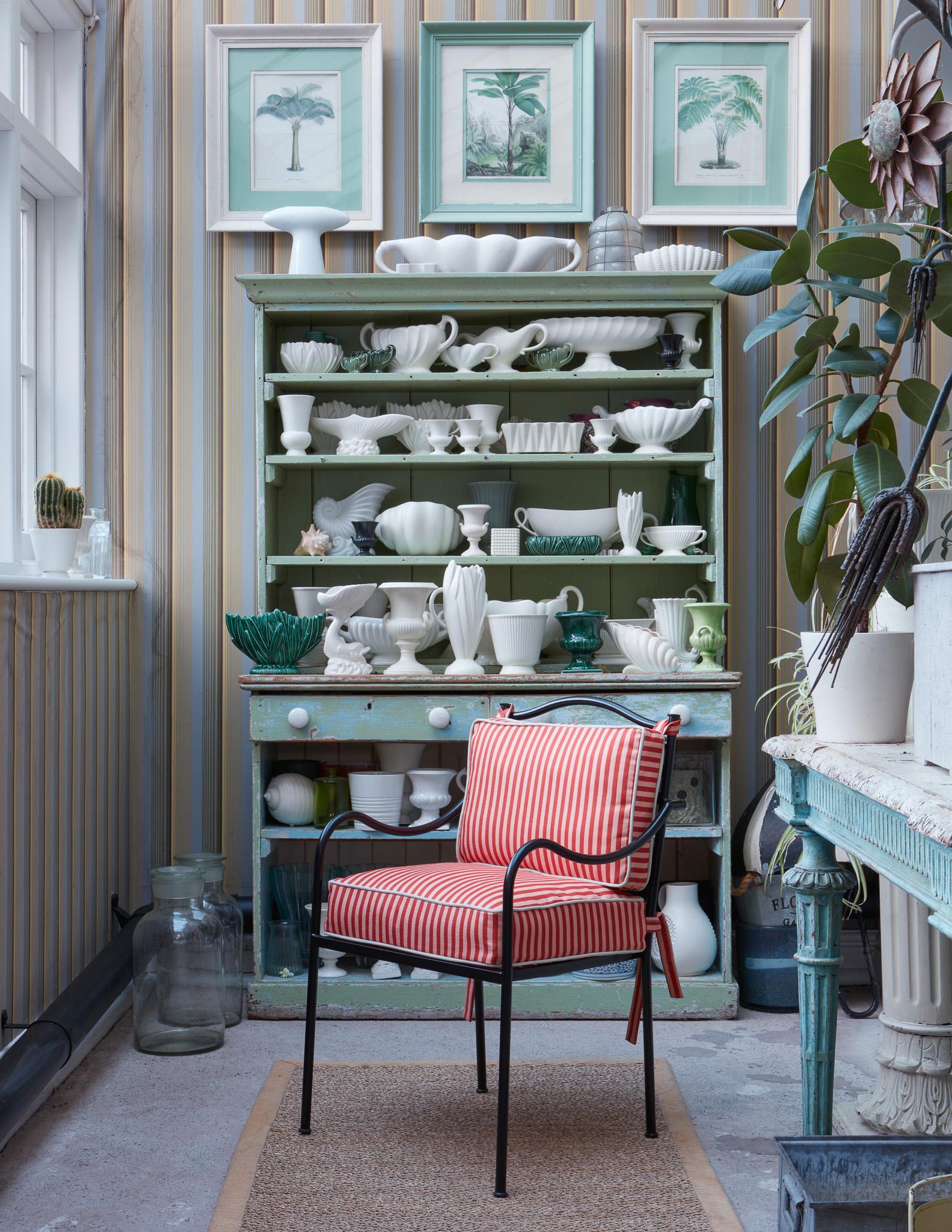 Née d'un projet à Mayfair avec une terrasse extérieure, cette chaise peut tout aussi bien être utilisée en extérieur, dans une orangerie, un jardin d'hiver ou tout autre environnement intérieur.

Le cadre élégant de la chaise est fabriqué en acier