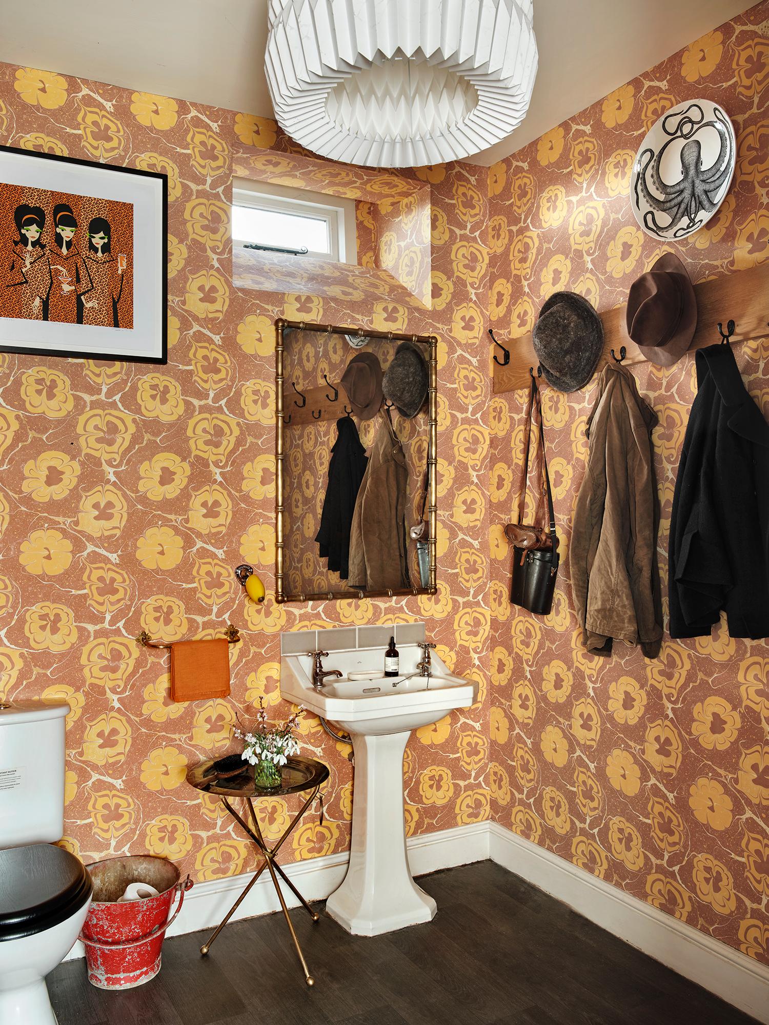 Moderno Carta da parati Rupert Bevan Colonel Mustard in vendita