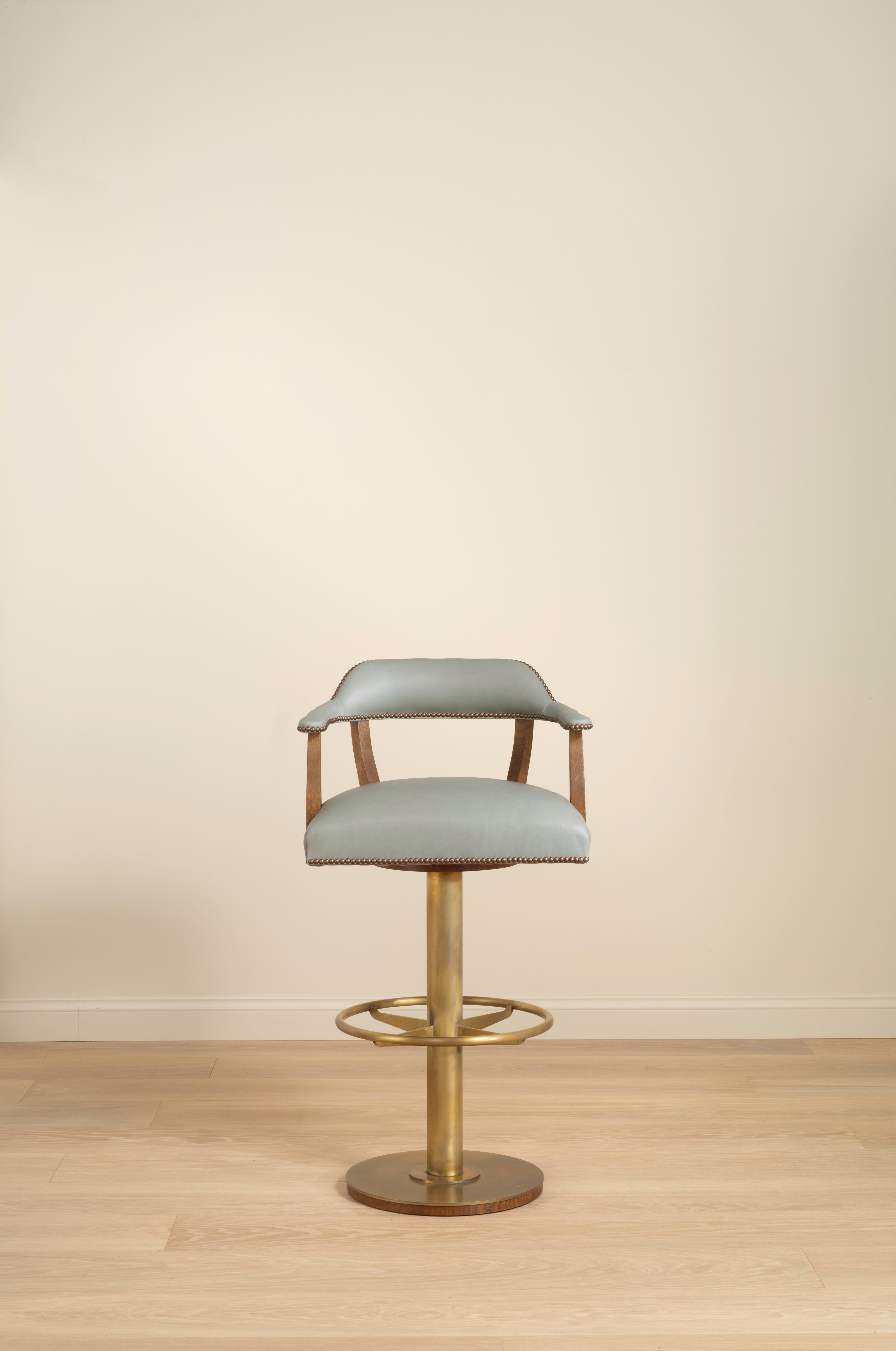 Inspired by our Croft chair, the Croft Barstool was created to give the design versatility, allowing the sophistication of its finishes and bespoke upholstery to move seamlessly between the dining room into the bar. Featuring a bespoke swivel