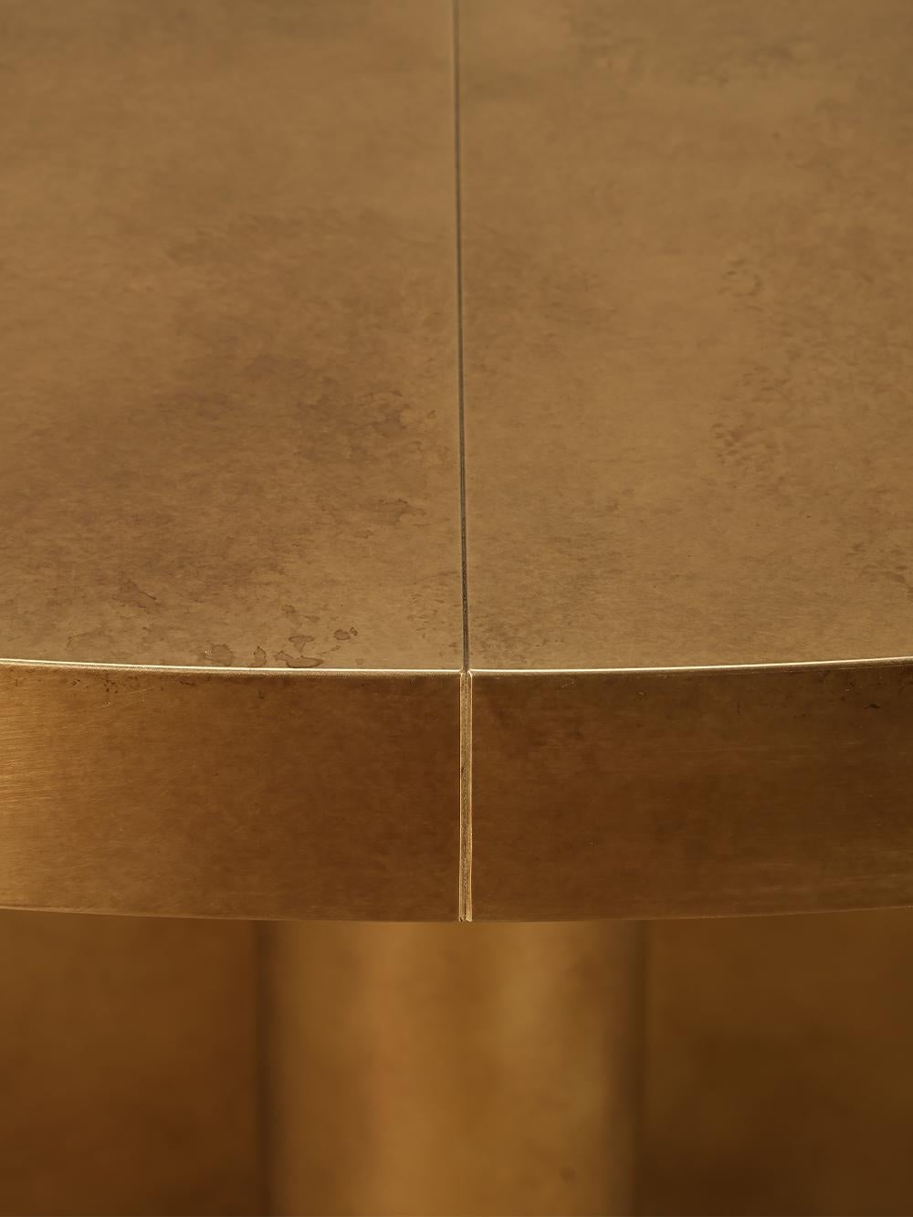 Britannique Table à manger Rupert Bevan Cyrus en vente
