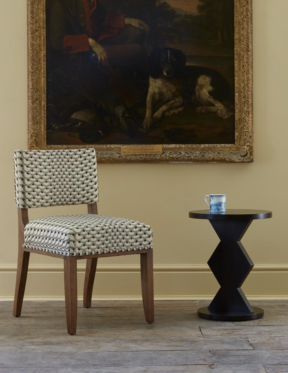 Fait main Table d'appoint Marcel ébénisée Rupert Bevan - Petite en vente