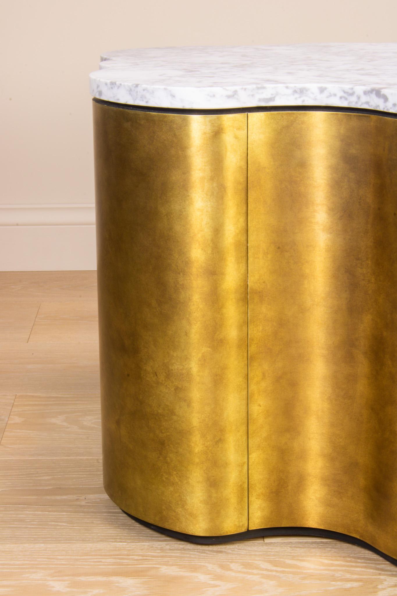 Britannique Table basse Rupert Bevan Island en vente