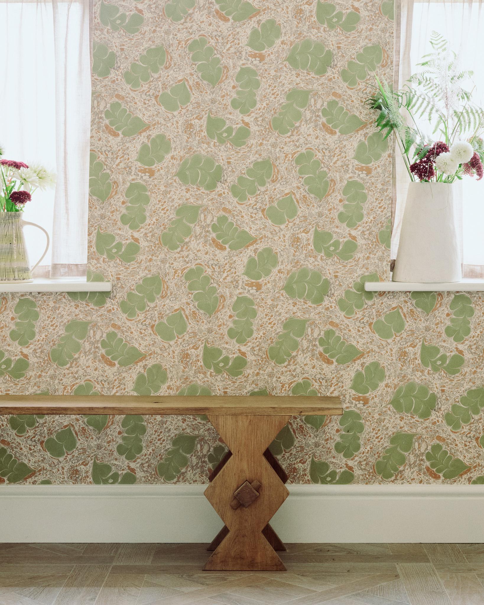 Papel pintado Matilda Oak verde Rupert Bevan - base vinílica Británico