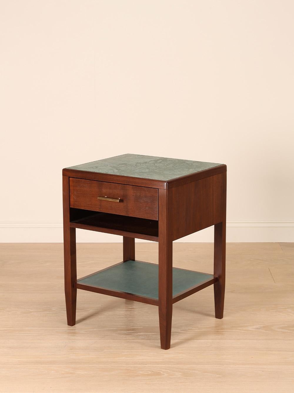 Rupert Bevan Victoria Table de chevet Neuf - En vente à London, GB
