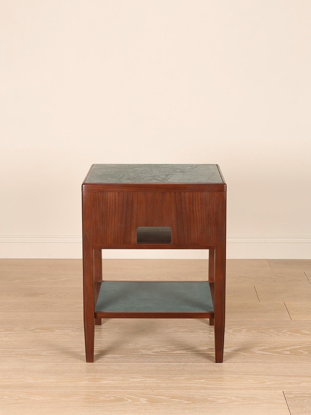 XXIe siècle et contemporain Rupert Bevan Victoria Table de chevet en vente