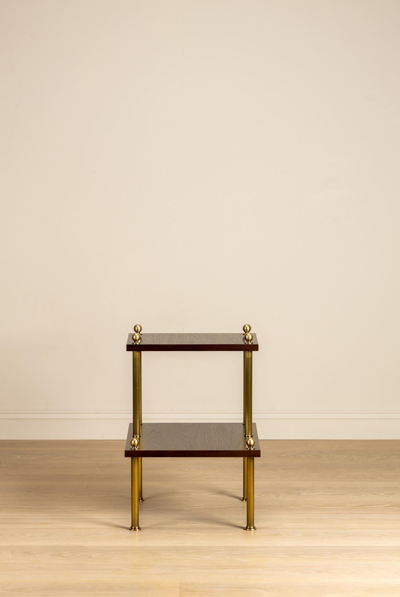 Fait main Table d'appoint Vita Rupert Bevan en vente
