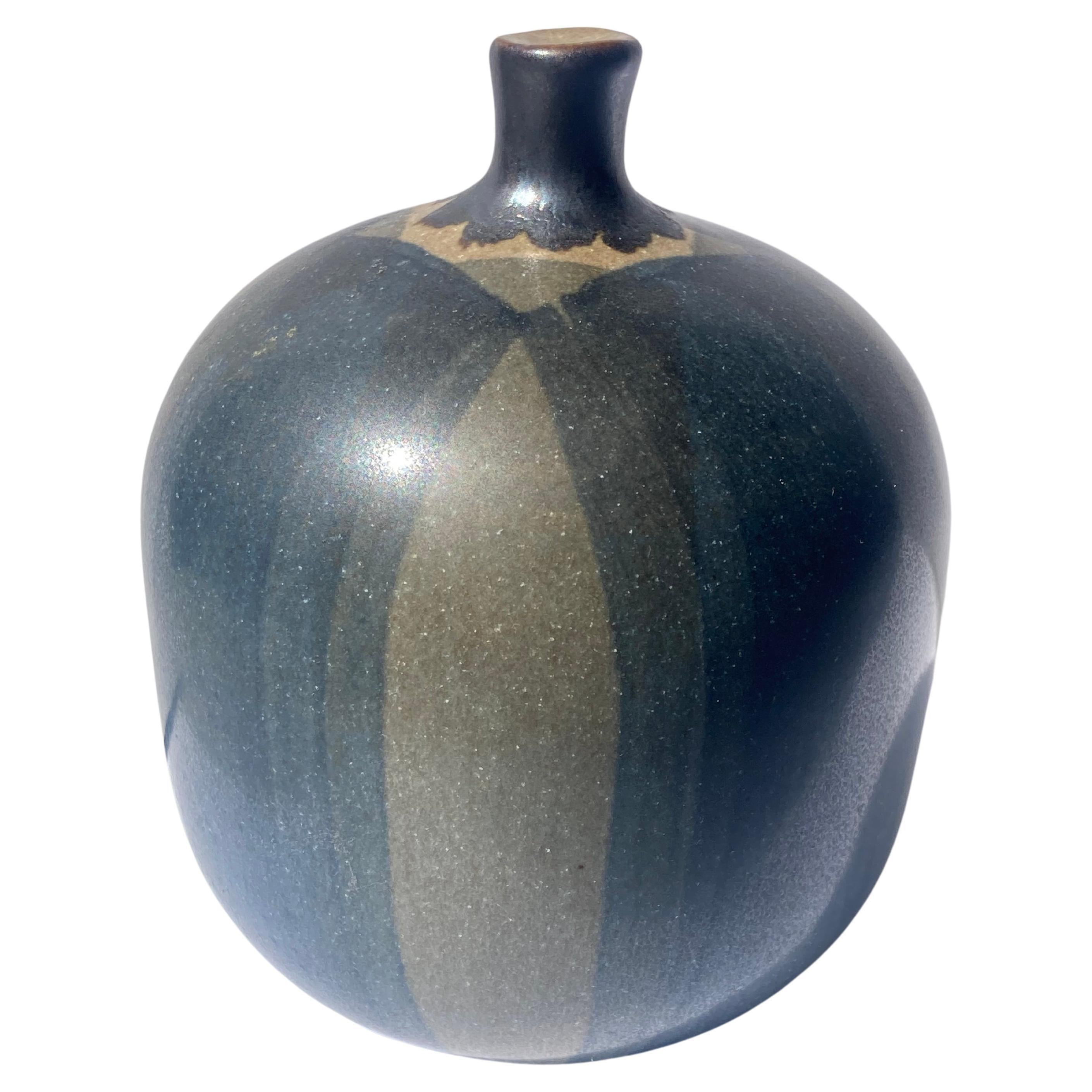 Rupert Deese, Bleu, Céramique/Stoneware « Pomme » Sculpture, Presse-papier, Marqué