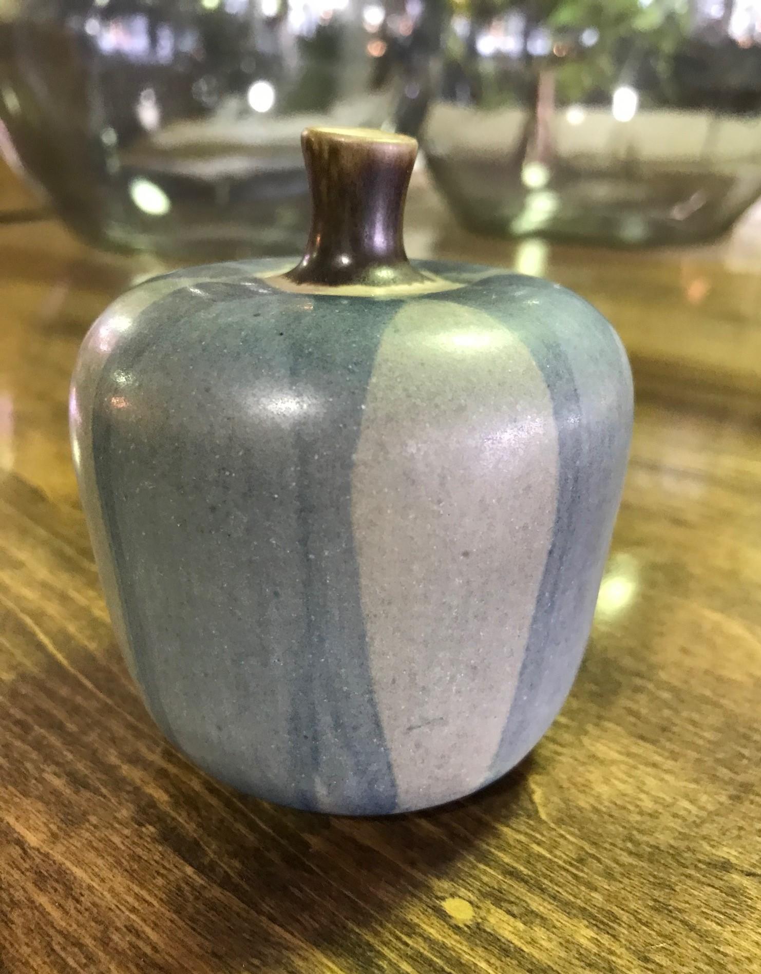 apple lane pottery