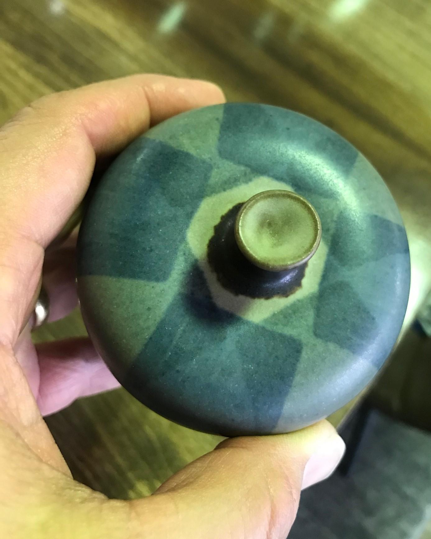 Hand-Crafted Rupert Deese Midcentury California Studio Pottery Ceramic Apple Vessel