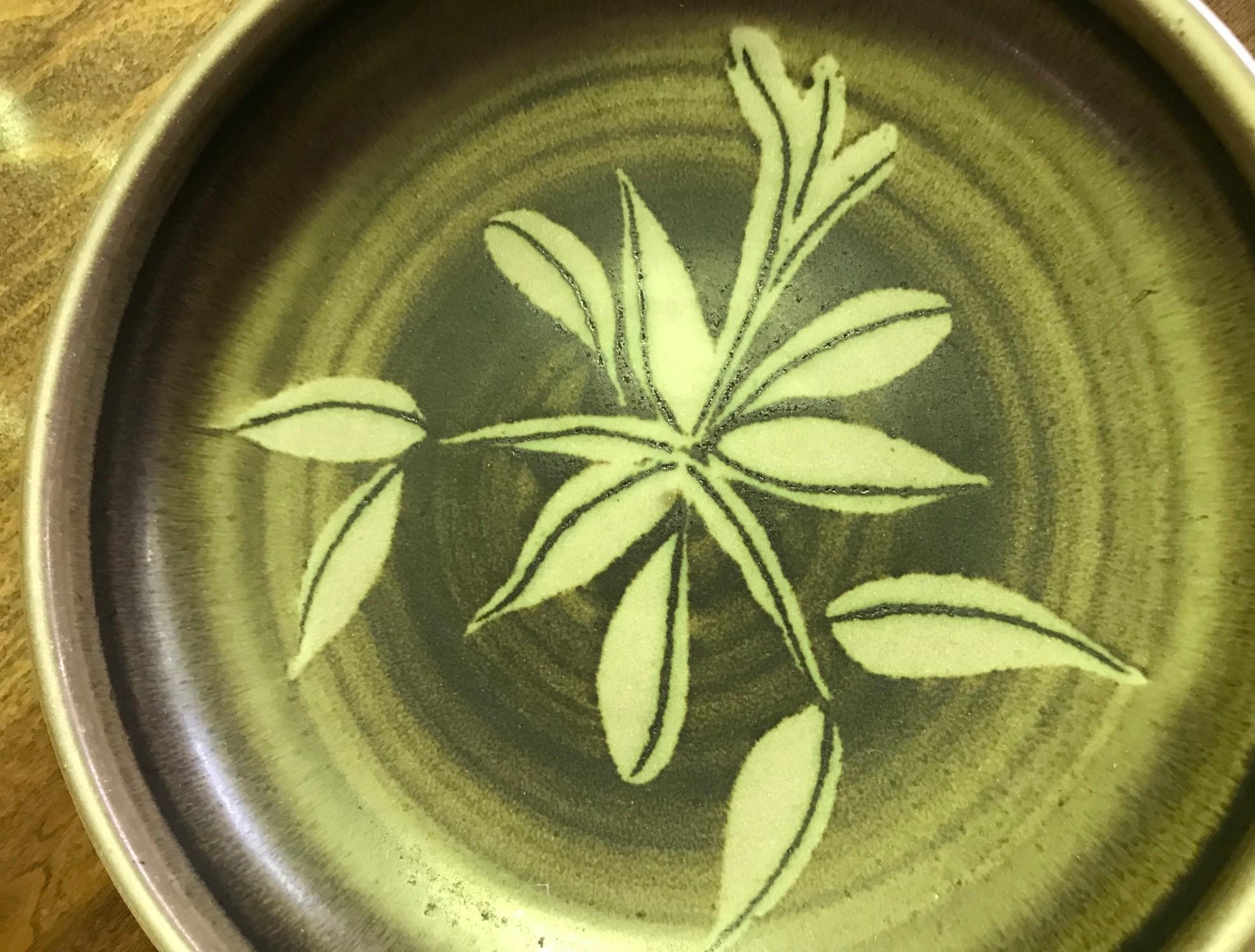 Hand-Painted Rupert Deese Signed Mid-Century Modern California Studio Pottery Floral Bowl For Sale