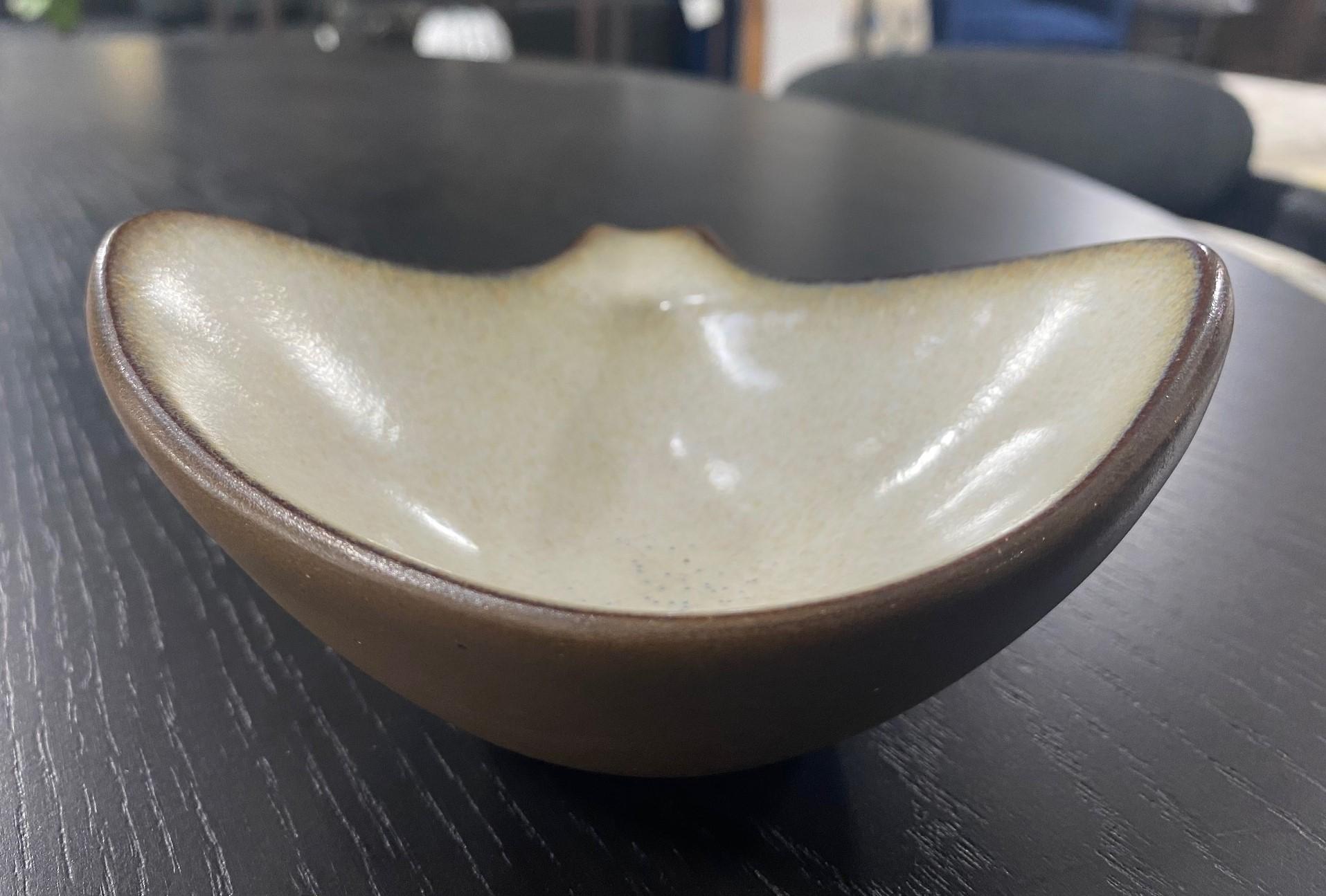 Rupert Deese Signed Mid-Century Modern California Studio Pottery Ceramic Bowl For Sale 1