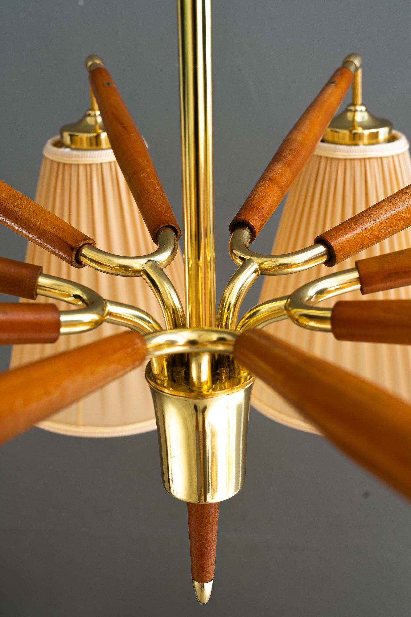 Autrichien Rupert Nikoll lustre à 10 bras de lumière avec abat-jour en tissu vienne vers les années 1950 en vente
